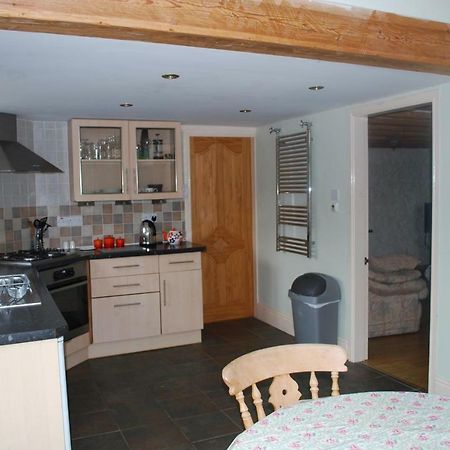 Ty Gylfinir Villa Llandegla Exterior photo
